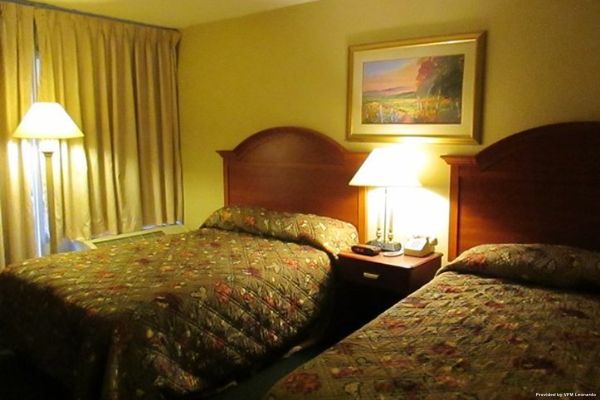 RED CARPET INN AND SUITES MUNCIE (Muncie)